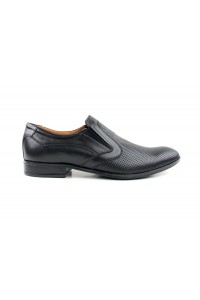 Slip-On-Schuhe aus schwarz...