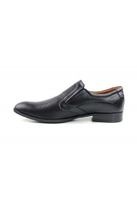 Slip-On-Schuhe aus schwarz...
